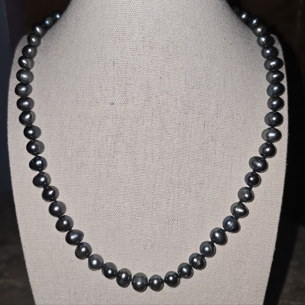 Genuine Freshwater Cultured Pearls Charcoal Gray Hand-Knotted Necklace